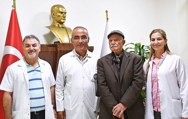 86 yaşındaki Cemil Merttürk Eşrefpaşa Hastanesi'nde iyileşiyor – SAĞLIK