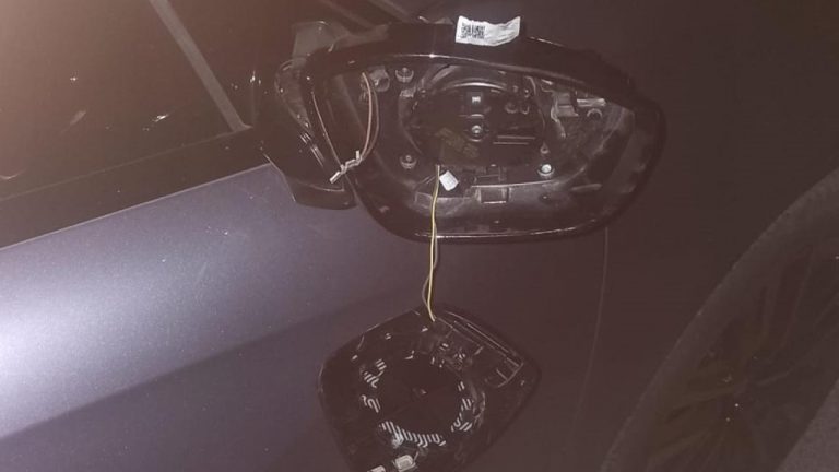 Antalya’da 8 aracın dikiz aynasını kıran şüpheli yakalandı