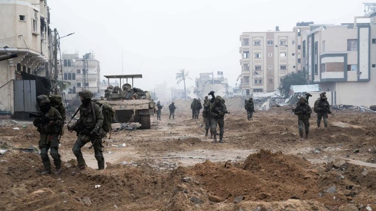 Gazze’nin kuzeyinde mahsur kalan Filistinliler, 11 gün boyunca İsrail’in yoğun saldırılarına ve kuşatmasına maruz kaldı.