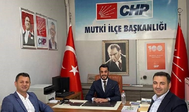 Bitlis’te CHP ilçe başkanına “Yaşatmayacağım” tehdidi – Son Dakika Siyaset Haberleri