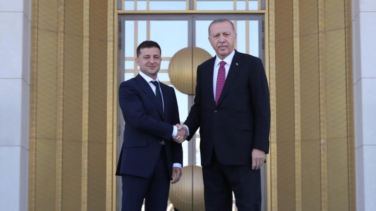 Ukrayna Cumhurbaşkanı Zelenskiy: Türkiye Türkiye Masasında olmalı