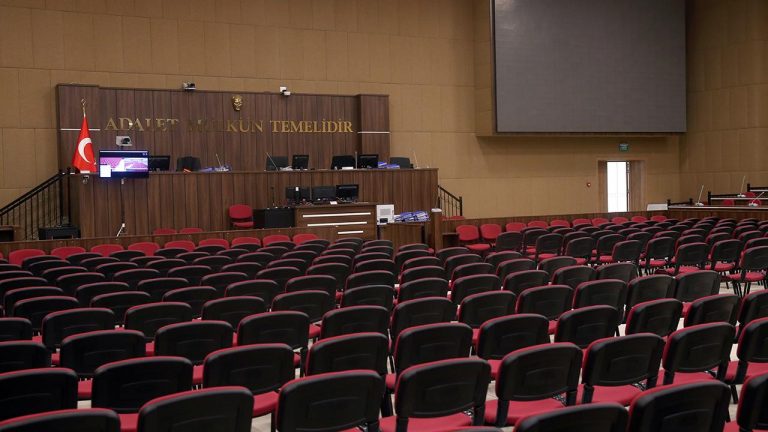 İBB’ye yönelik “terör” soruşturmasında gözaltına alınan Ebru Özdemir tutuklandı