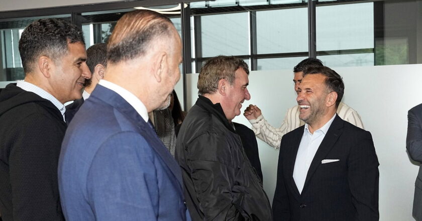 Hagi ve Popescu, Galatasaraylı taraftarlarla buluştu – Son Dakika Spor Haberleri