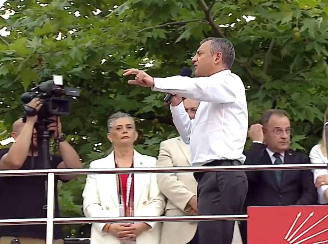 CHP'nin lideri Özgür Özel Den Kabina ve Mehmet Şimşek Şikayeti! 2 Pazartesi günü hedeflendi