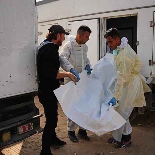 Gazze’de ölümler artarken, İsrail ve Hamas cenaze takası yaptı