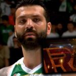 Göksenin Köksal’dan Galatasaray’a hakaret! Olaylar salonu aştı, takım otobüsü hedef alındı.